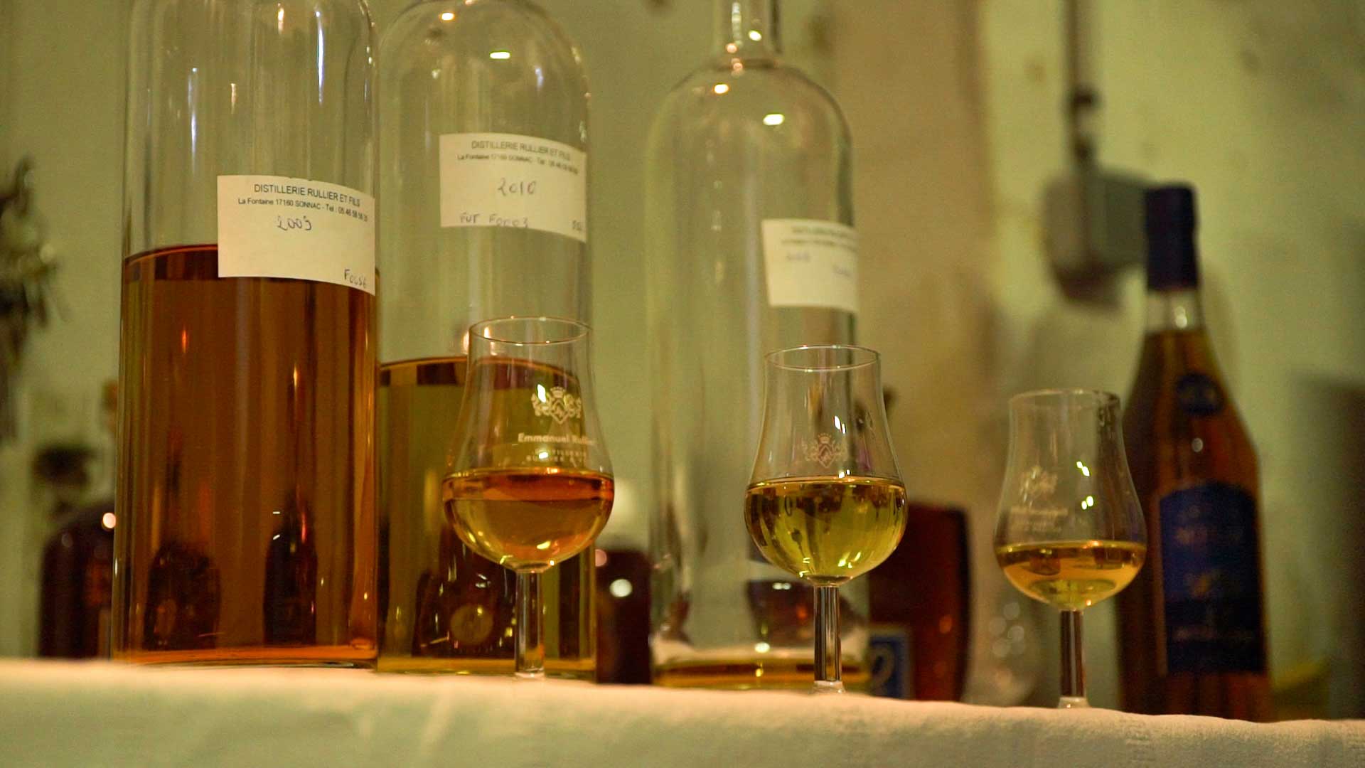 各ヴィンテージの原酒のフレーバー特性を正確にマスターすることが、最上級コニャックをブレンドするポイント。