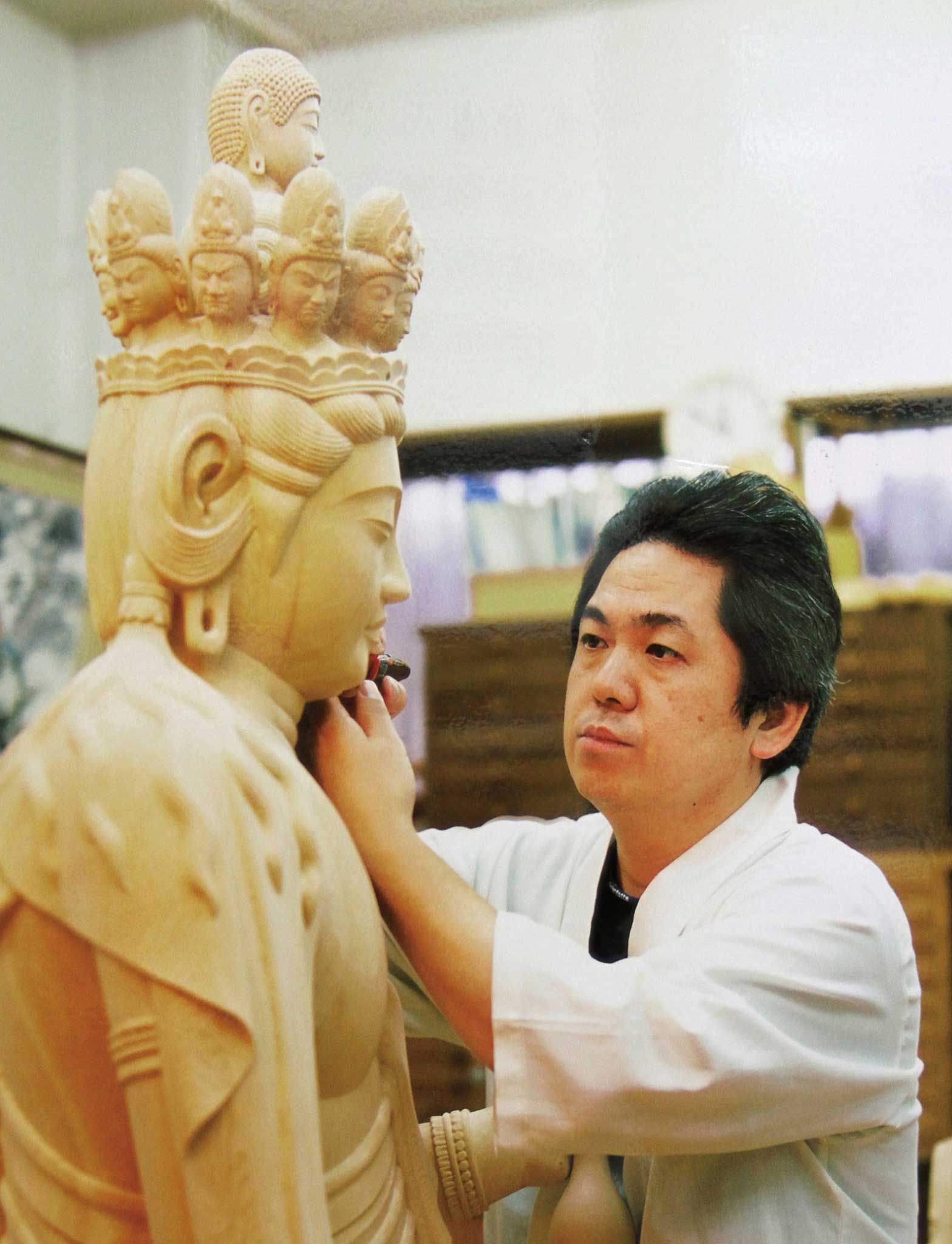 國寶級佛像雕刻師 ━ 向吉悠睦。