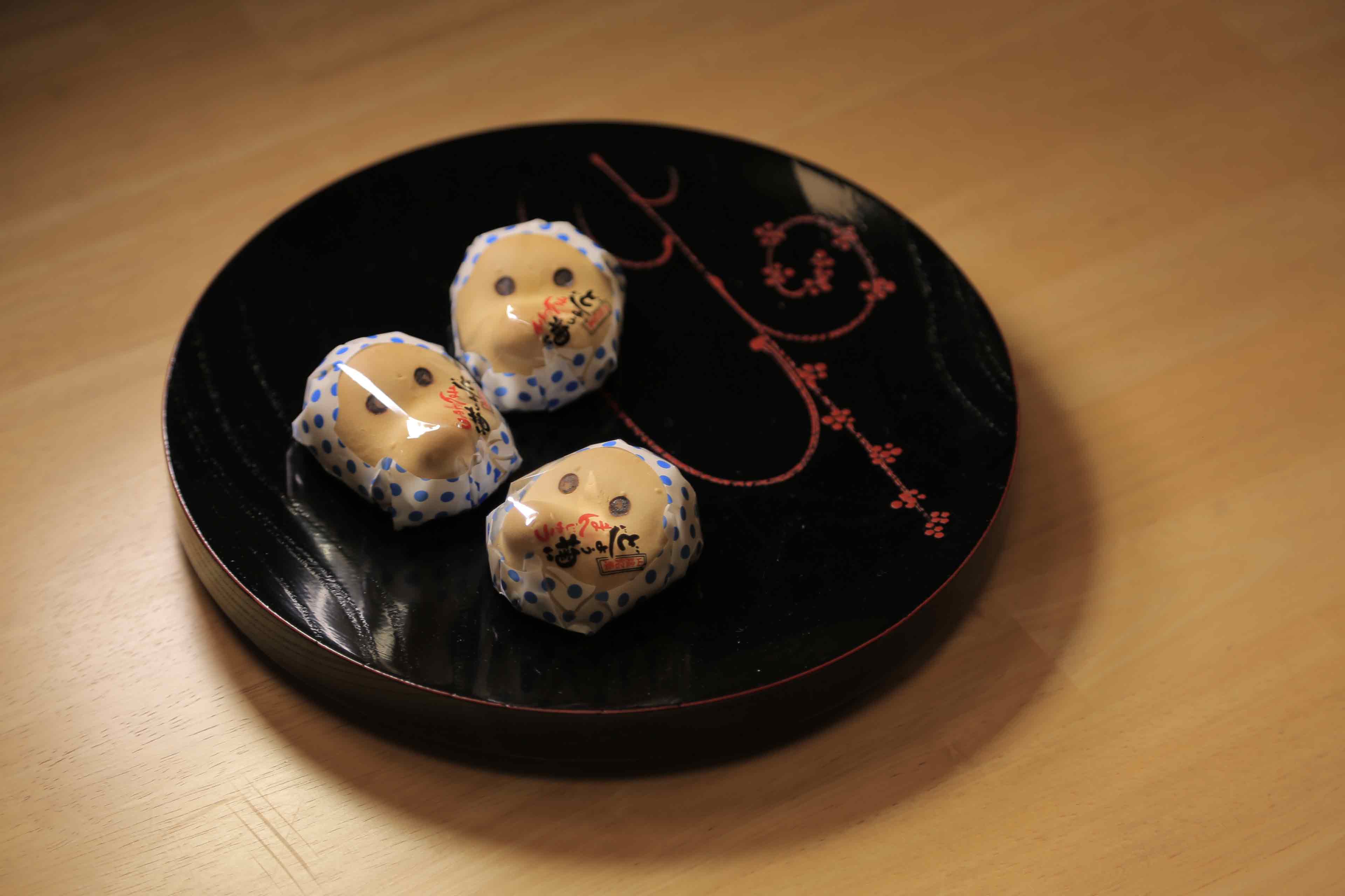 島根県民謡「安来節」をモチーフにした郷土菓子「どじょう掬いまんじゅう」