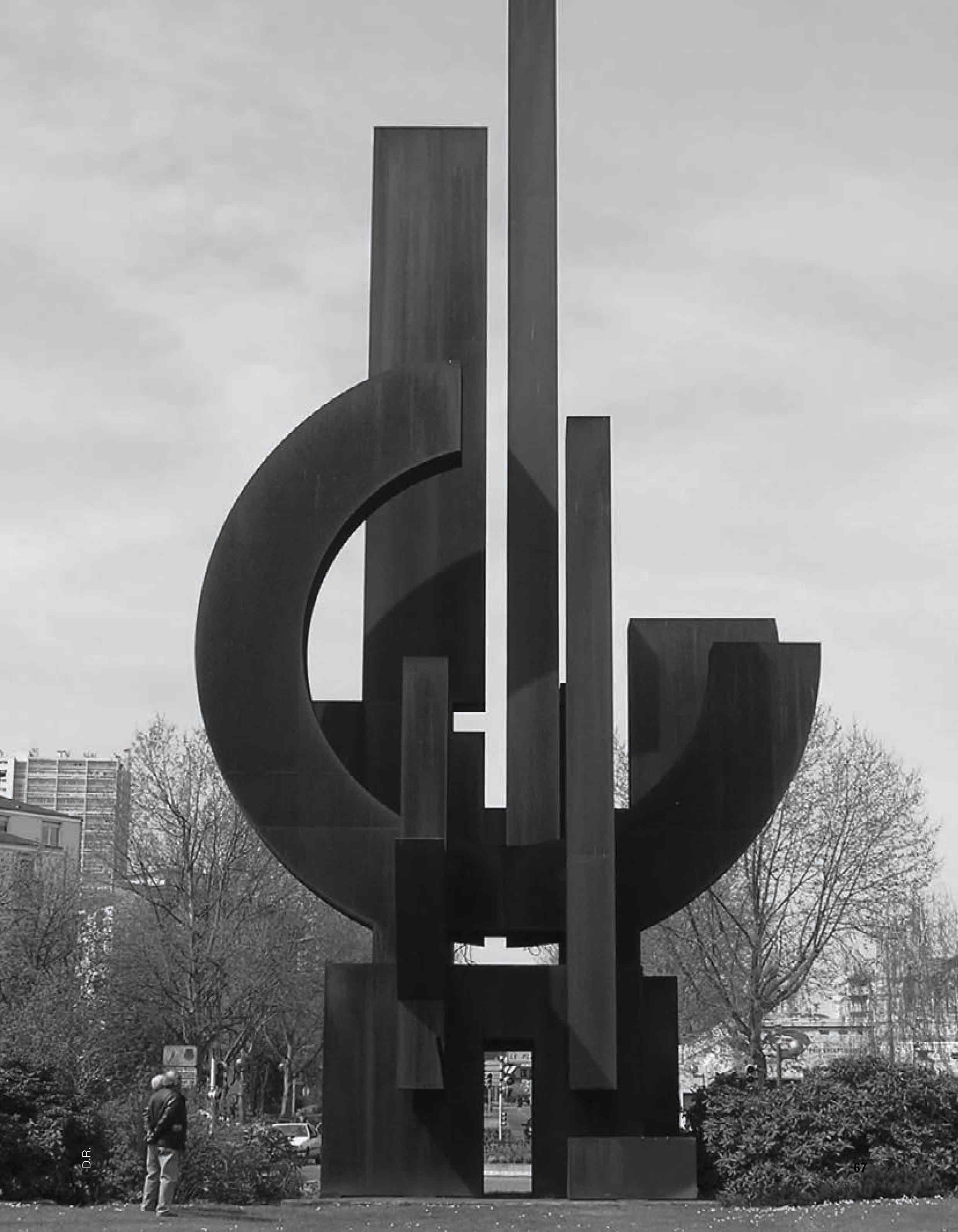 ヨーロッパ最長の公共金属彫刻、フランス・パリ近郊に設置されたFontenay-sous-boisの作品「自由」(La Liberté)。©Claude Gaspari