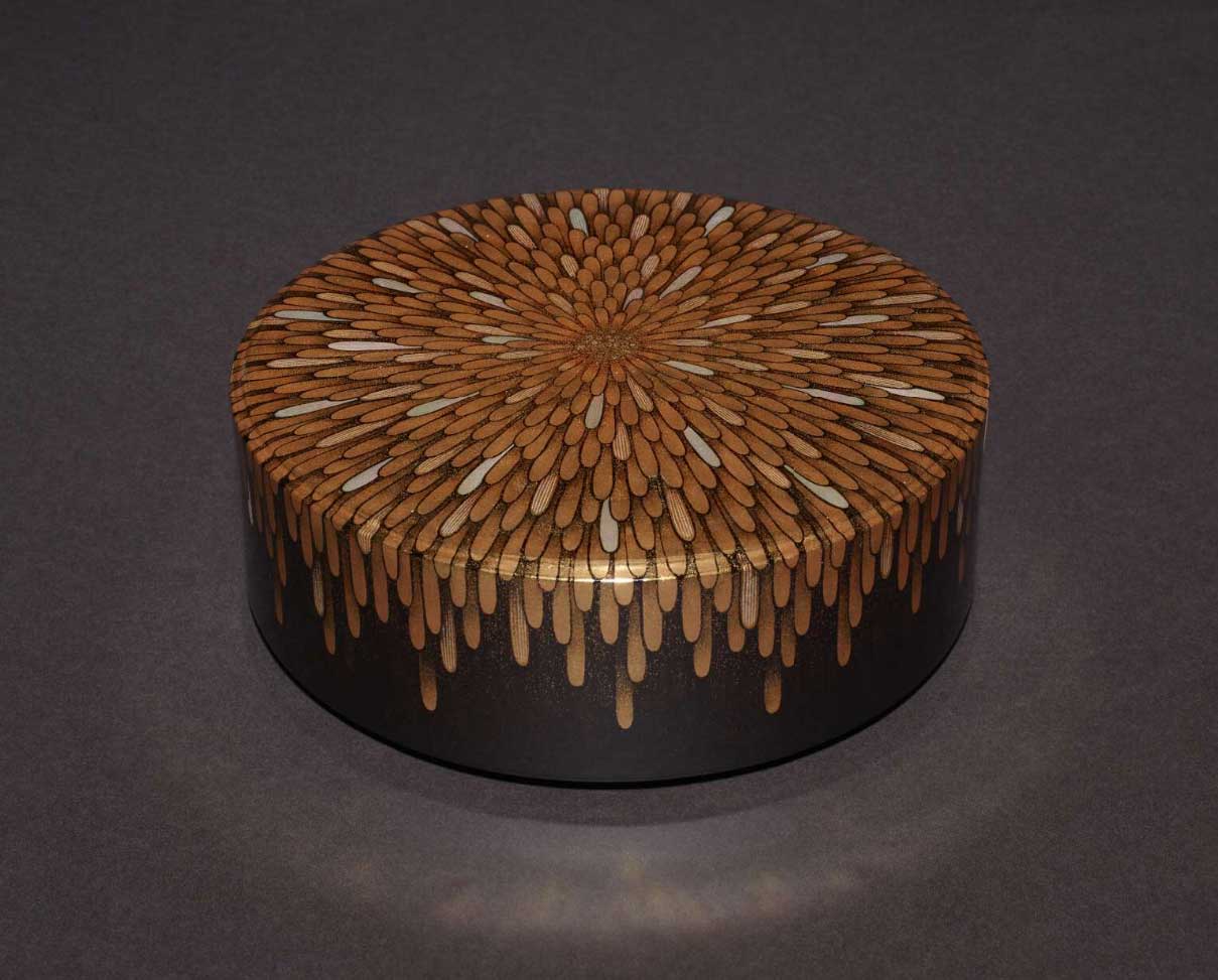 蒔絵丸筥「百華」（2012年,-大英博物館所蔵）©The-Trustees-of-the-British-Museum