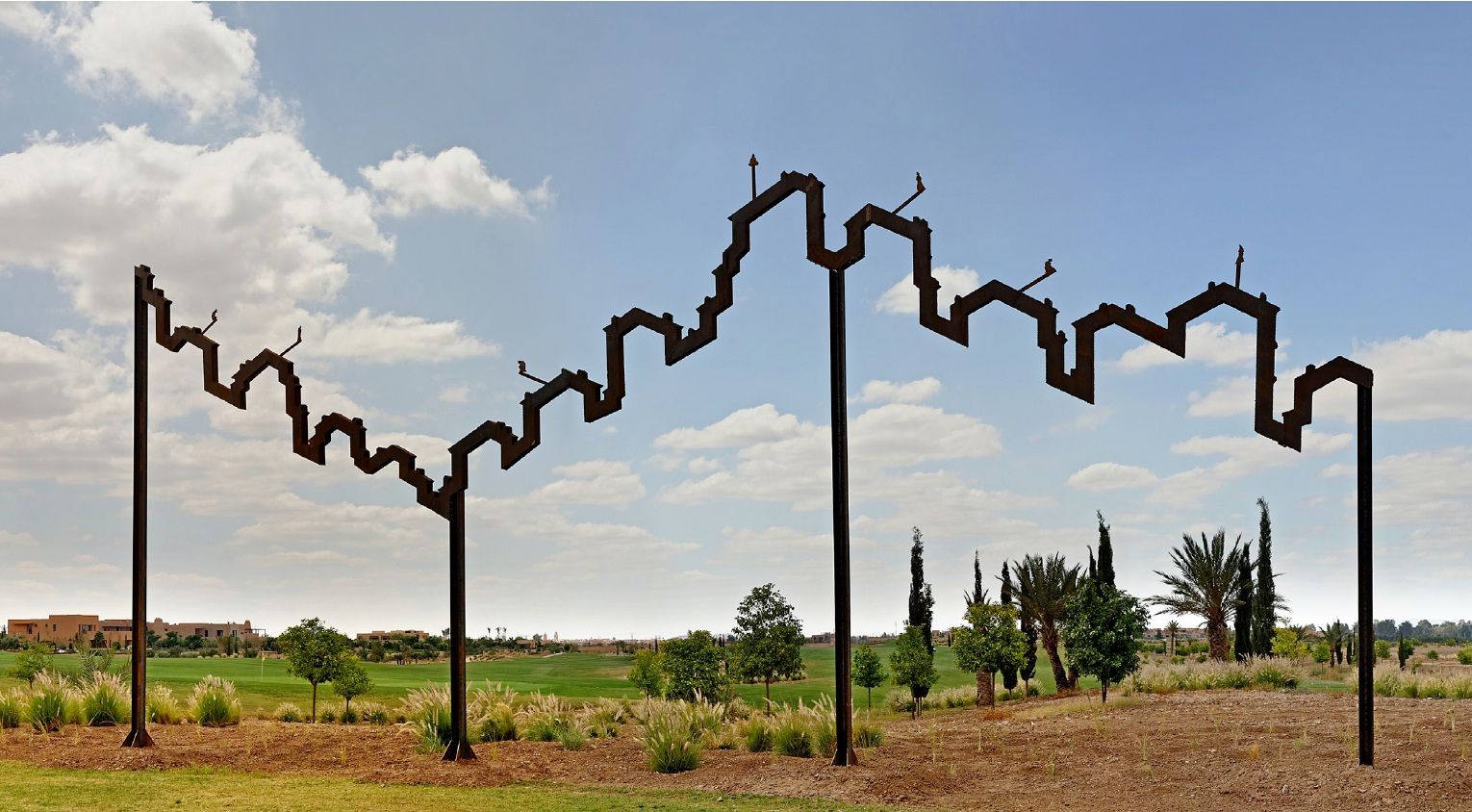 Yazid Al maaden,  Yazid OULAB, Urban mountain, 2012, Corten steel, H. 5 m x W. 12 m, Al Maaden Golf Resort (Morocco).  ©Galerie Loft Paris